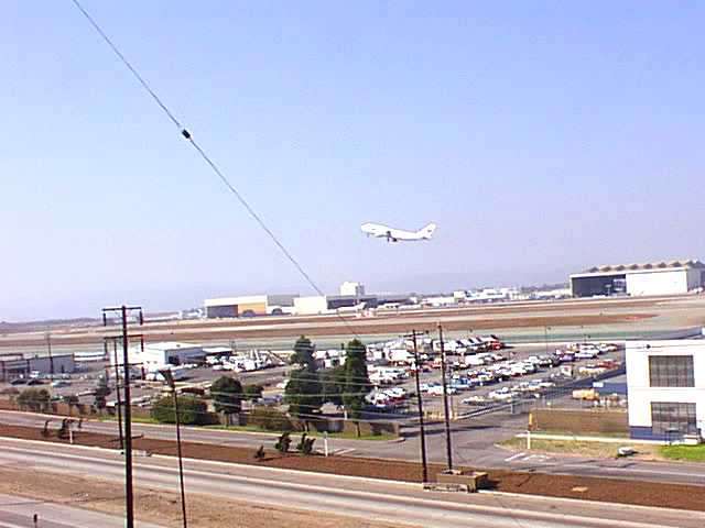 LAX1.jpg (31875 oCg)