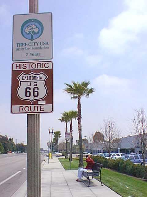 FoothillBlvd.jpg (16841 oCg)